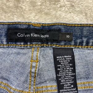 Calvin Klein women’s size 10 Light Blue Denim Jeans